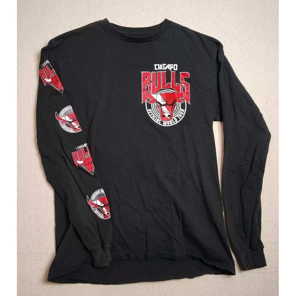 Chicago Bulls Shirt World Tour 2016-2017 Mens Medium Long‎ Sleeve  Basketball H